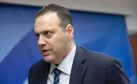 מיקי זוהר: הירידה בשווקי המניות היא בגלל השמאל