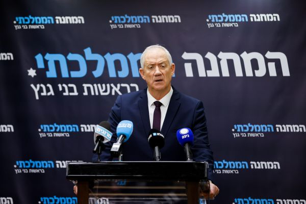 גנץ: "הקיצוניים בממשלה מפרקים אותנו מבפנים"
