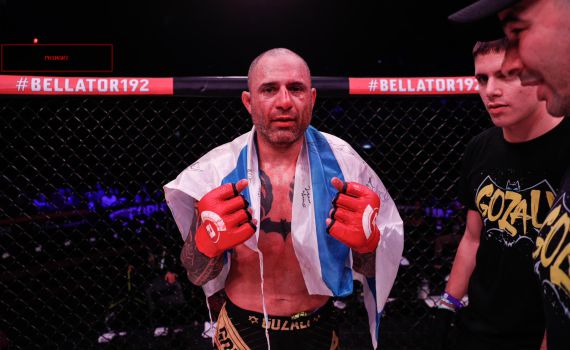 לקראת הקרב: לוחם הMMA הבכיר תובע חצי מיליון ש"ח