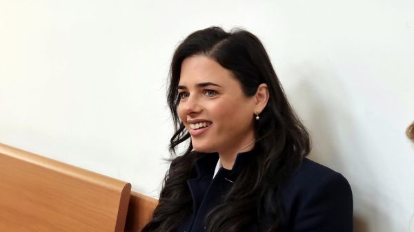 איילת שקד: "לא יודעת אם יש חוזה בין בני הזוג נתניהו"