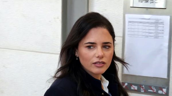 איילת שקד: "בנימין ושרה נתניהו הם לא דיקטטורים"