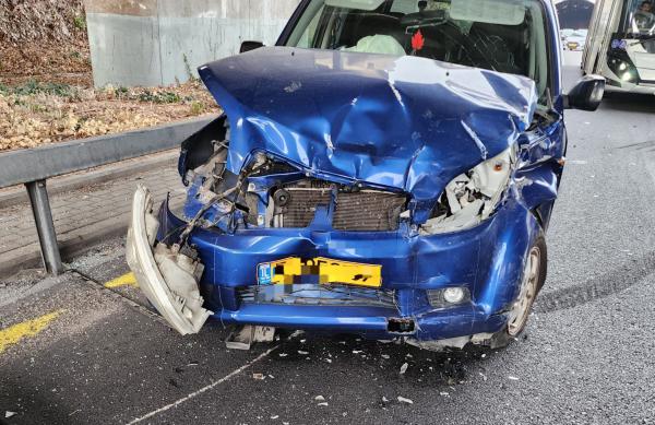 חיפה: 3 פצועים בתאונת דרכים במנהרות הכרמל