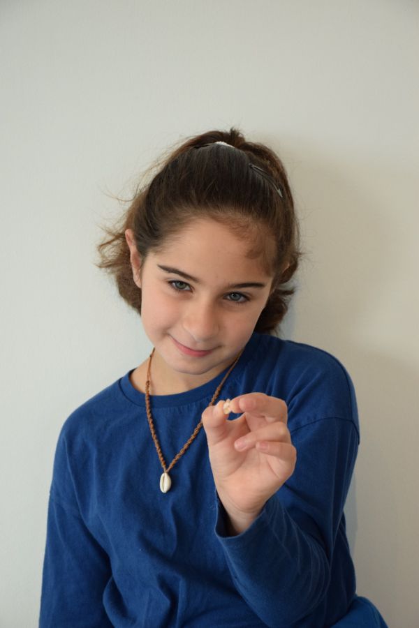 פיית השיניים התבלבלה: בת 9 בלעה שן חלב והתמוטטה