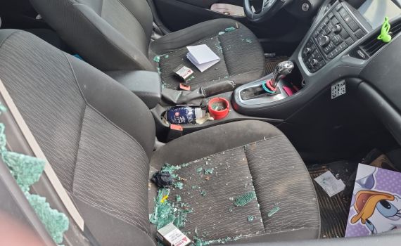 אלימות בכביש: תושב הדרום יידה חפצים וניגח נהגת