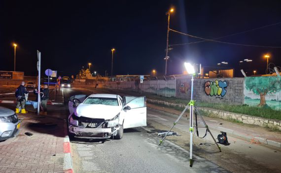 שני פצועים מפיצוץ ברכב בנתניה, שרידי אמל"ח אותרו