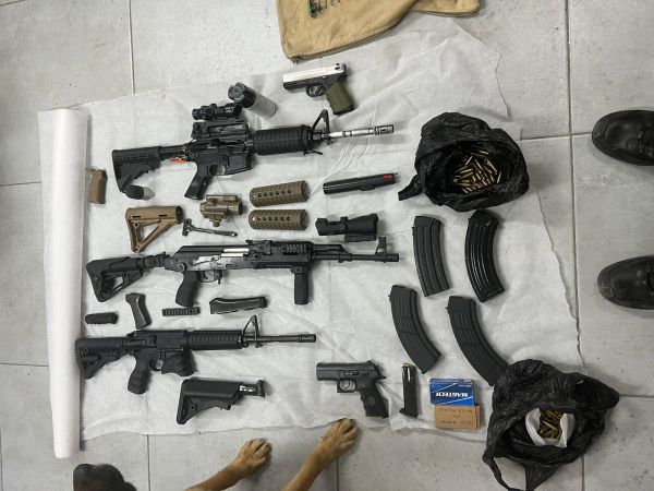 פשיטה בחברון: הכלב המשטרתי תפס כלי נשק ותחמושת