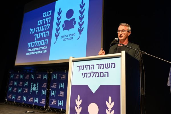 הסופר הבכיר נגד ממשלת נתניהו: "אנחנו הרוב"