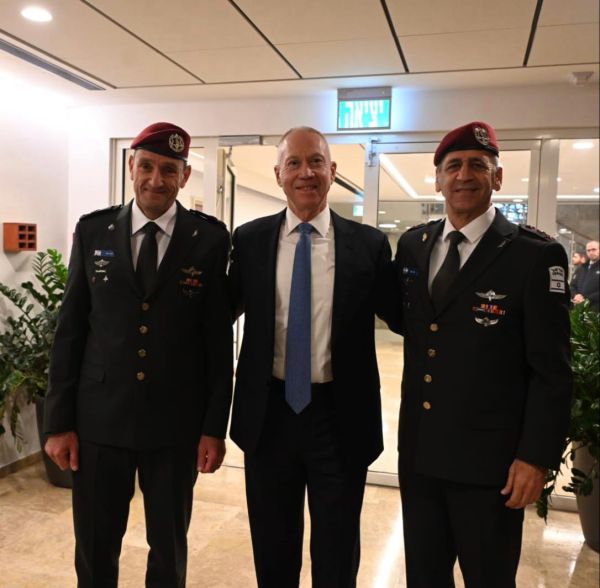 גלנט לרמטכ"ל: "בוטח ביכולתך להוביל את צה"ל"