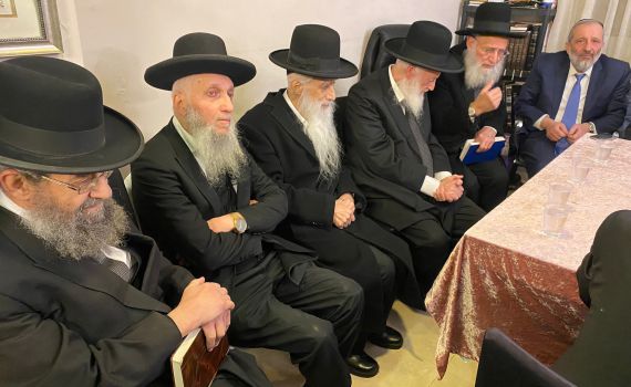 הרב מחפוד לדרעי: "כולנו איתך, אל תיפול ברוחך"