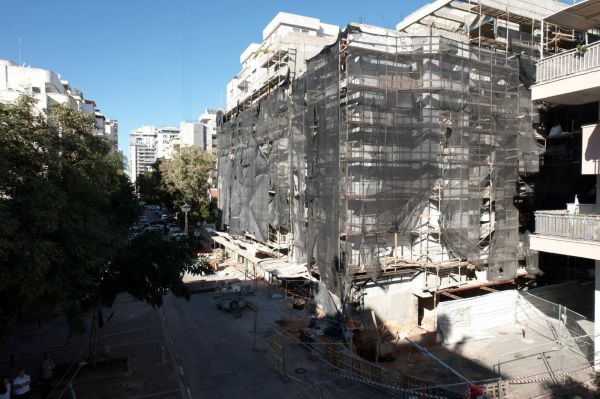 בולען נפער בהוד השרון, 3 בניינים סמוכים פונו