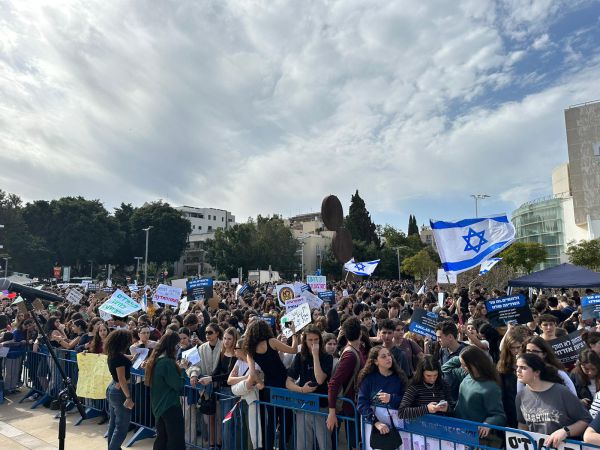 מאות תלמידים שבתו: ״לא נשתוק מול הפיכה משטרית״