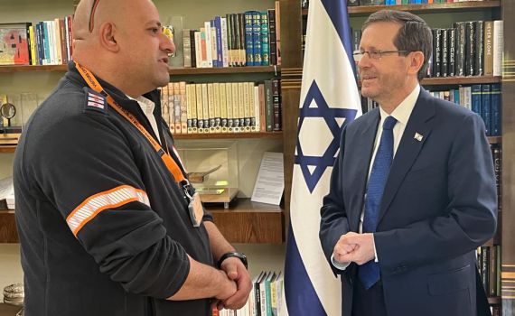 "דוגמא ומופת": הפרמדיק הערבי אצל הנשיא