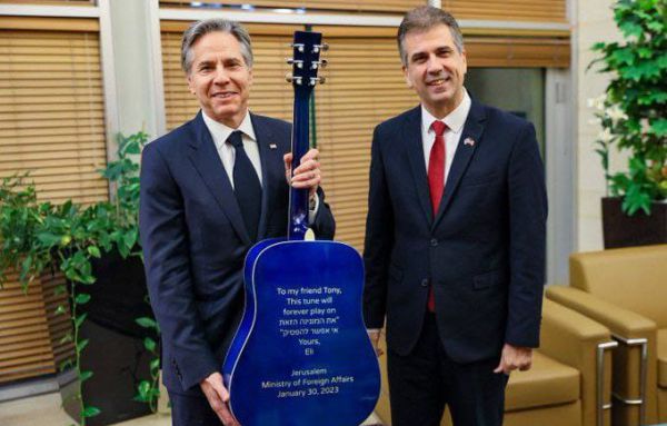 "אי אפשר להפסיק": המתנה של שר החוץ לאנתוני בלינקן