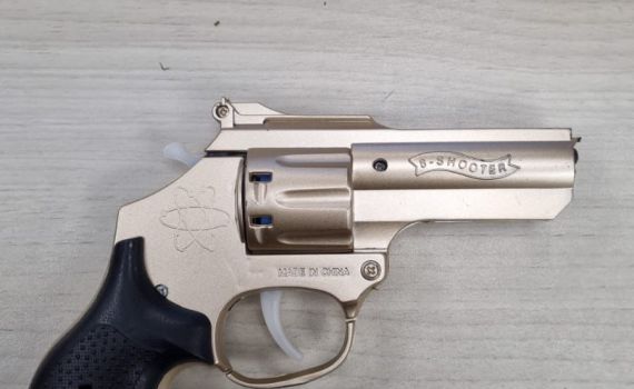 בהלה באוטובוס: קטין ערבי כיוון אקדח לעבר חייל