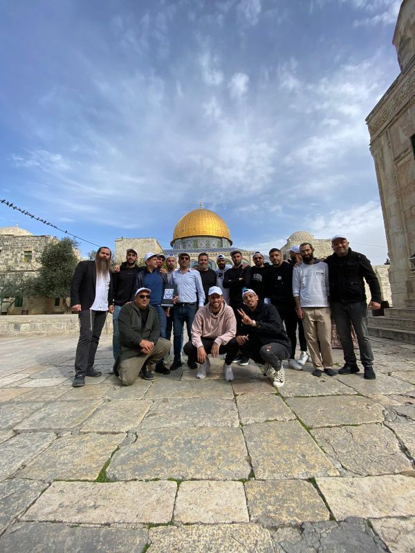 שחקני הכדורגל מירושלים עלו להר הבית