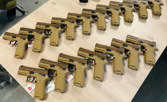 סוכלה הברחה נוספת: 42 אקדחים נתפסו | תיעוד