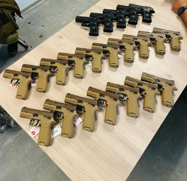 סוכלה הברחה נוספת: 42 אקדחים נתפסו | תיעוד