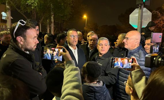 ראש העיר י-ם: "להילחם בהסתה ולאסוף את הנשק"