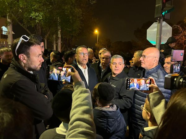 ראש העיר י-ם: "להילחם בהסתה ולאסוף את הנשק"