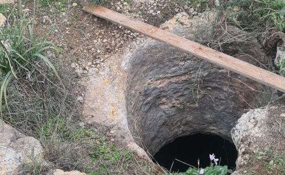בית שמש: נער חולץ מבור בעומק חמישה מטרים