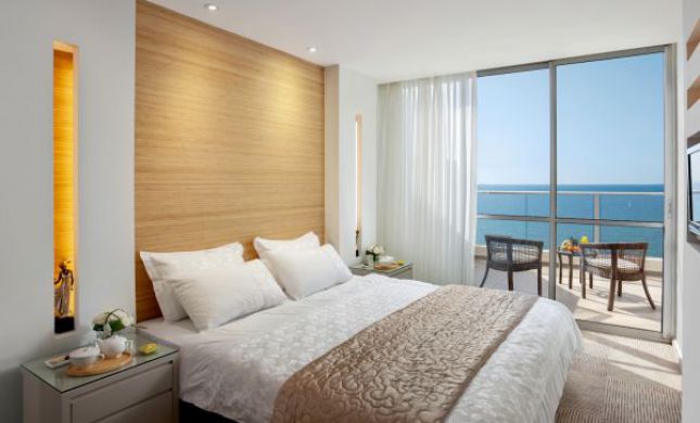  "עם חלון משקיף לים התיכון" : מלון רמדה נתניה