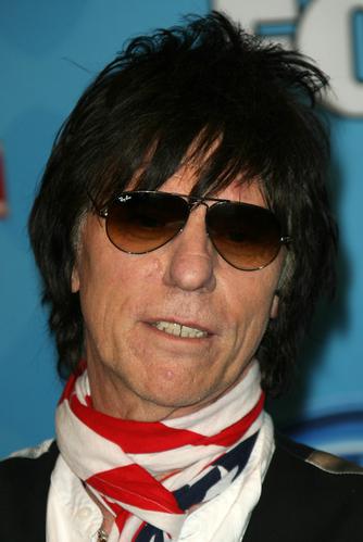 אחד מגדולי הגיטריסטים בהיסטוריה הלך לעולמו