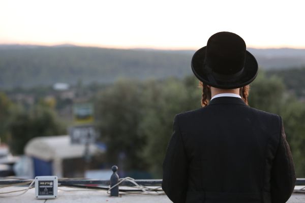 לא יאמן: אדם חרדי נסחט באלפי דולרים "לשם שמיים"