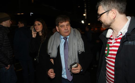 בריטניה: הודח חבר פרלמנט שהשווה בין חיסונים לשואה