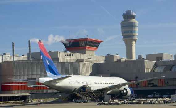 התקלה נפתרה: תנועת המטוסים מתחדשת בהדרגה