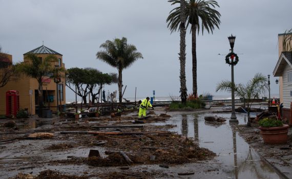 ארה"ב: חיפושים נרחבים אחר בן 5 שנסחף בשיטפונות