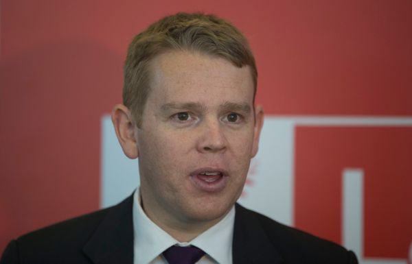 במקום ארדרן: כריס היפקינס הושבע כרה"מ של ניו זילנד