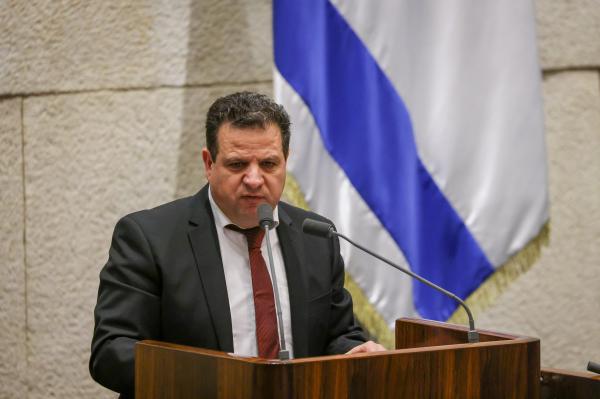 בגלל היחלשות המחאה: איימן עודה קורא לערבים להצטרף