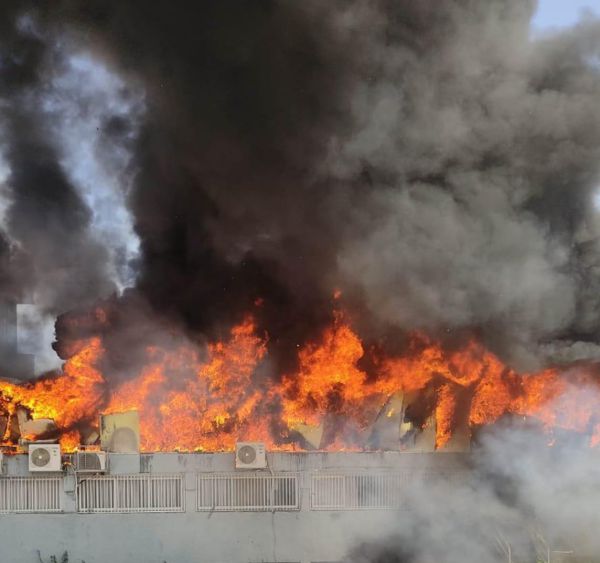 בית ספר בלוד עלה באש – קיים חשש לקריסת המבנה