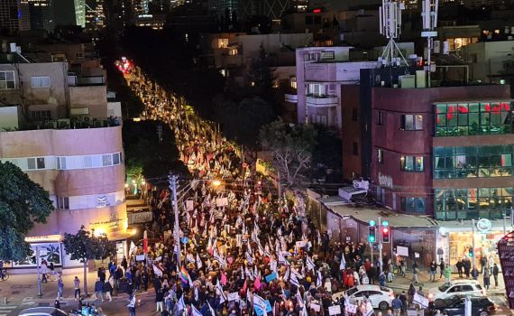 37% ממצביעי האופוזיציה שקלו להוציא דרכון זר