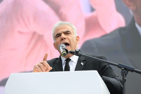 בתנאי אחד: לפיד משיב לקריאה להיפגש אצל הנשיא