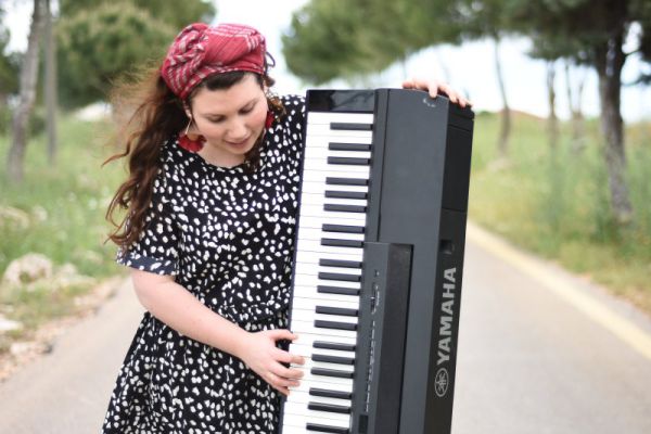 "שמיים של תפילות": נעמה דרדיק בסינגל חדש