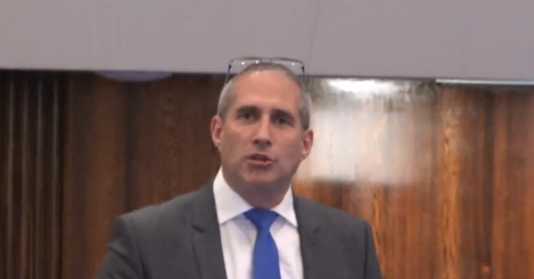 עימות סוער בכנסת: "לך מפה, פושע". צפו