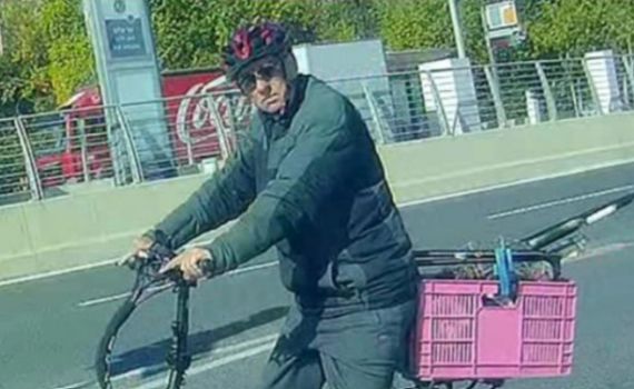 המשטרה פרסמה תמונה של חשוד בדקירה שנעלם