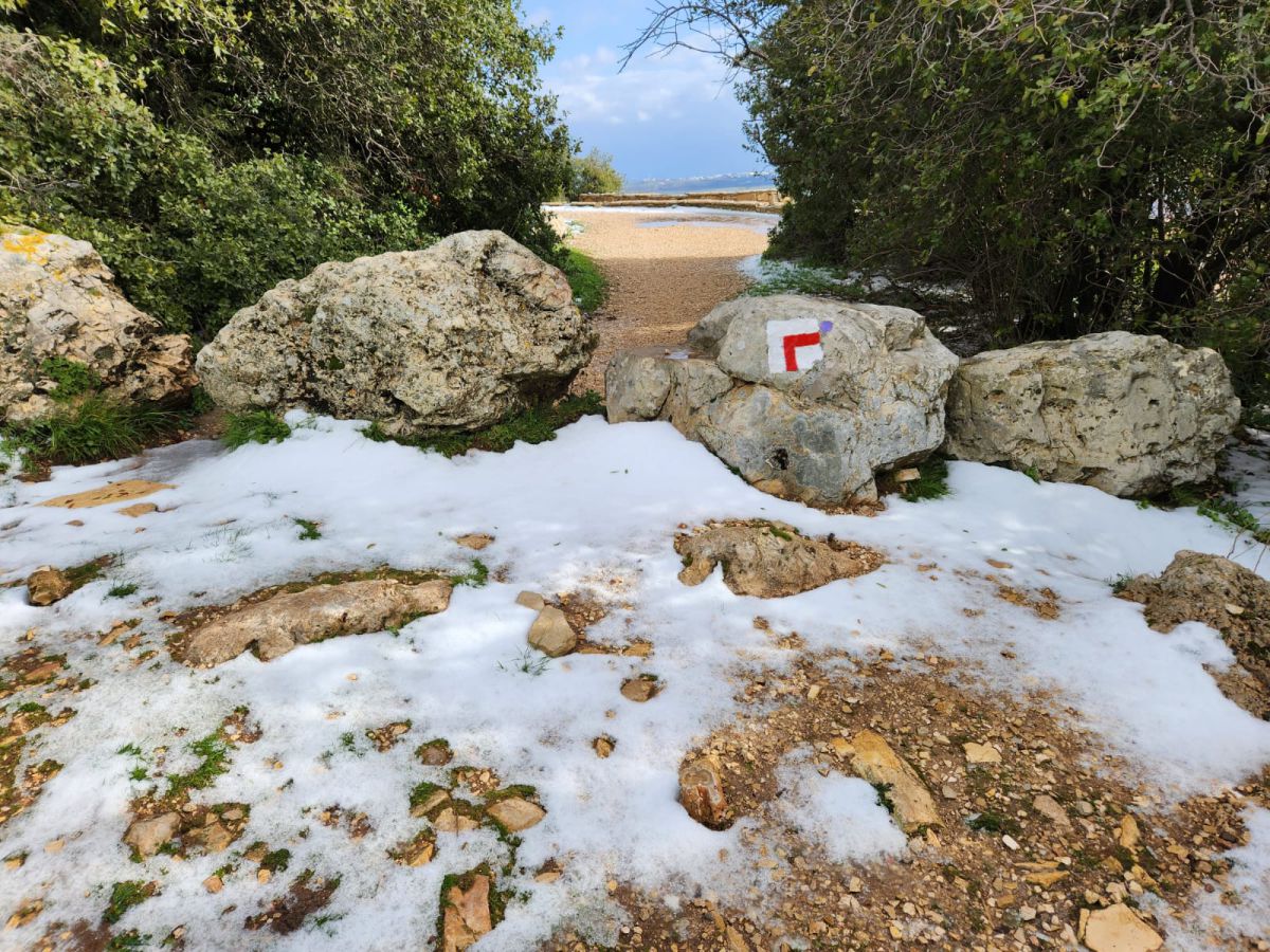 לא רק בחרמון: שלג ירד גם בפסגת הר מירון