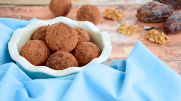 אי אפשר לסרב להם: מתכון לכדורי שוקולד טבעוניים