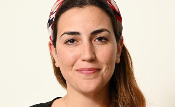 העיתונאית הסרוגה תוקפת: "הוא טיפש גמור או רשע גמור"