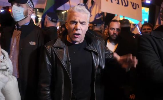 לפיד עונה לרגב: "הכיסא שלי בטקס יישאר ריק"