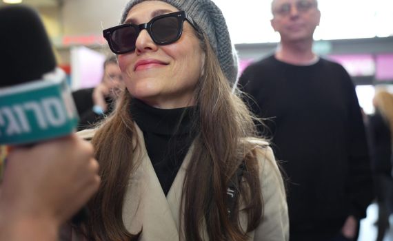 קרן מור מספרת לסרוגים על 'כוכבה': "אני אוהבת אותה"