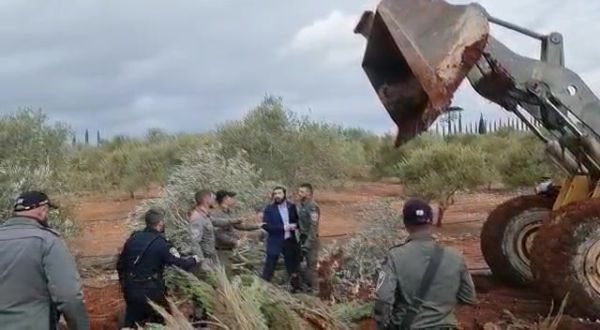 צפו: צבי סוכות חסם את הדחפורים בפינוי הכרם