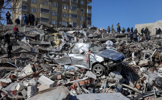 6 הרוגים ומאות פצועים ברעידת האדמה בטורקיה