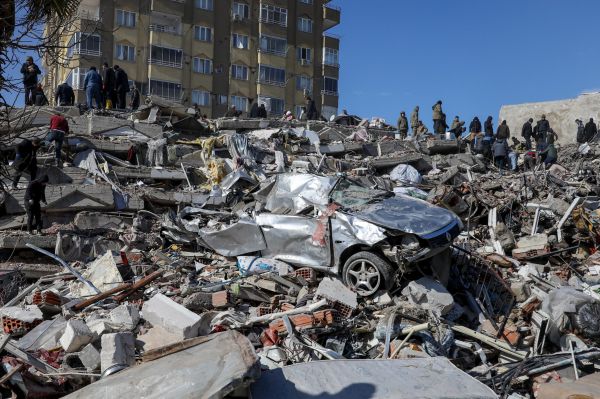6 הרוגים ומאות פצועים ברעידת האדמה בטורקיה