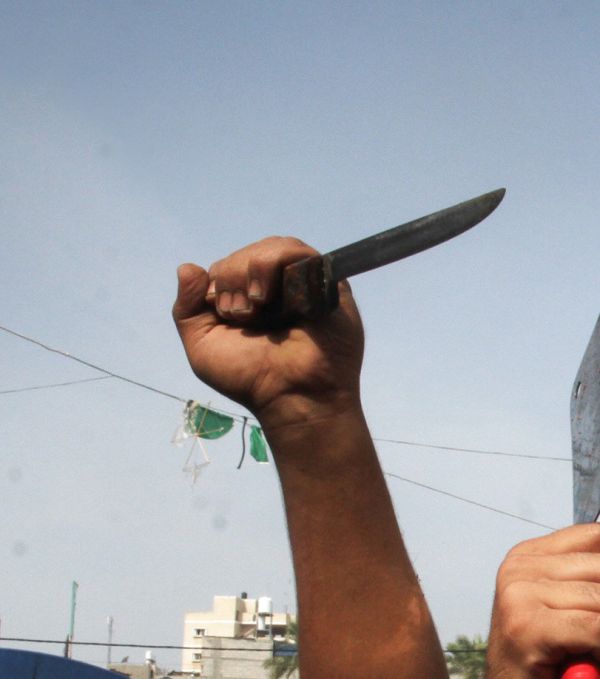 טלמון: טרמפיסט ערבי תקף נהג ישראלי בסכין