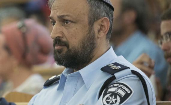 הרב ברכיהו: לאור הפיגועים, בואו עם נשק לבית הכנסת