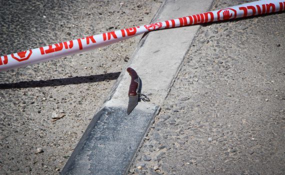 כתב אישום חמור: דקר אדם אחר בזמן שהיה שיכור | צפו בתיעוד