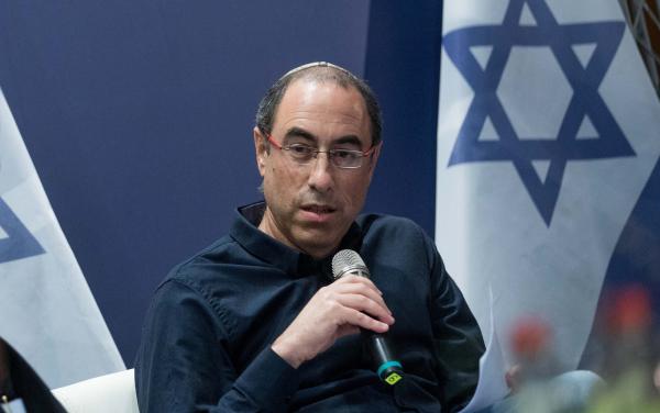 אחרי 24 שנים: קלמן ליבסקינד נפרד